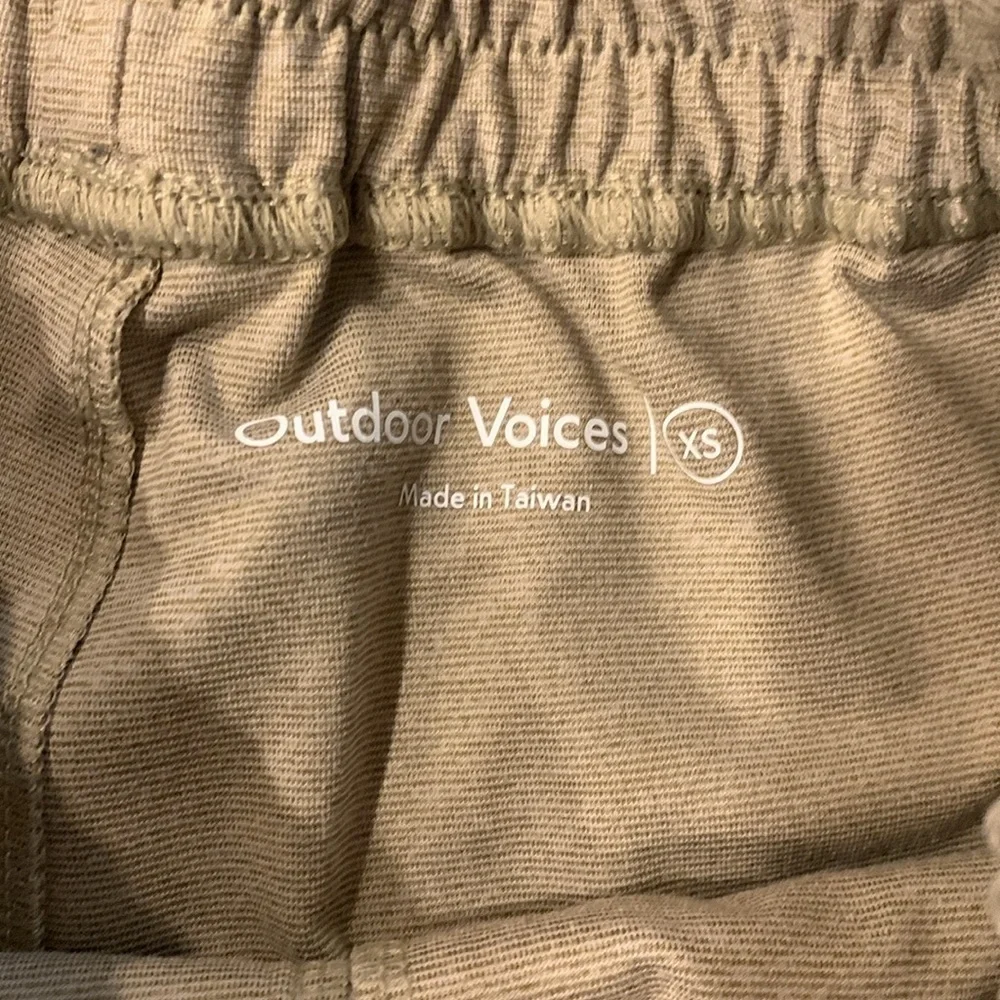 Outdoor Voices 7” Sunday Short in mocha, size XS